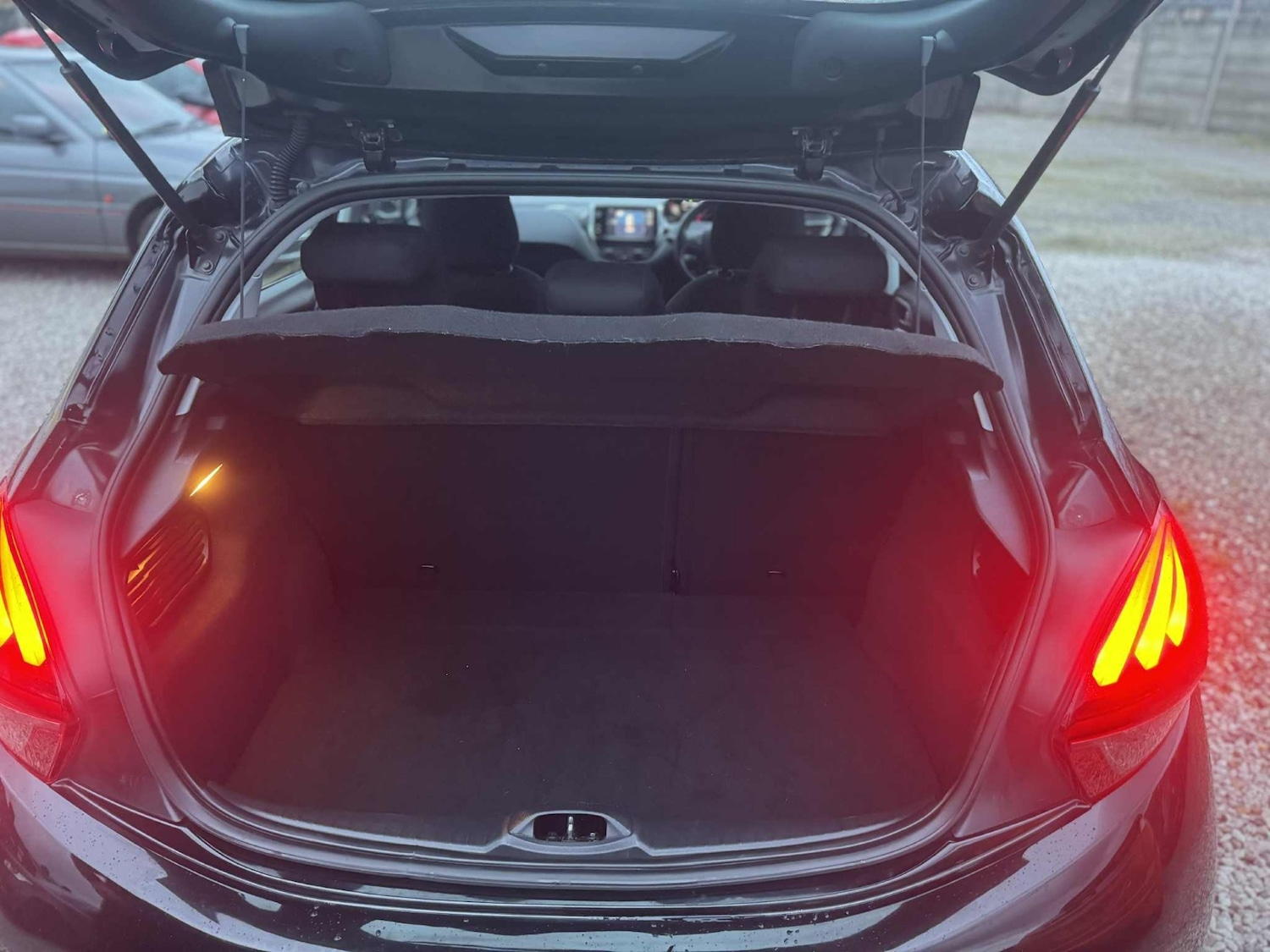 Used Peugeot 208 2016 for sale - 76751656: Photo 12