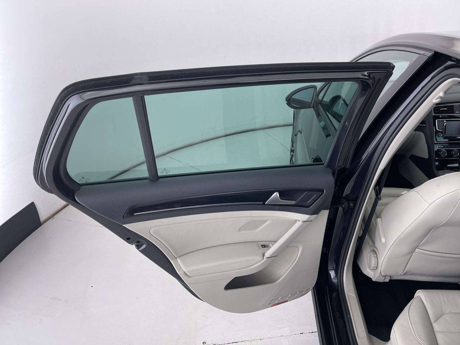 Used Volkswagen Golf 2015 for sale - 76602017: Photo 28