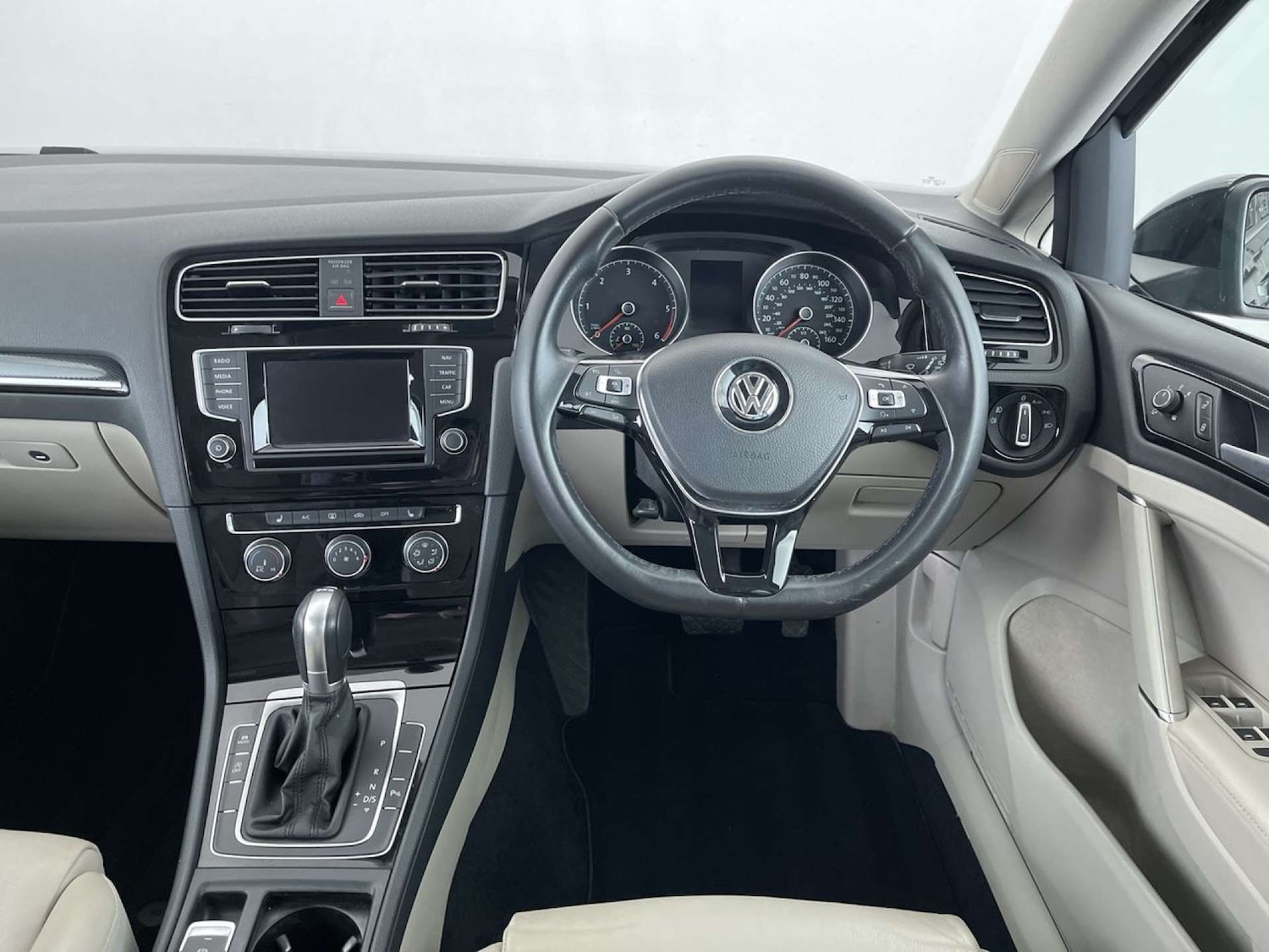 Used Volkswagen Golf 2015 for sale - 76602017: Photo 35