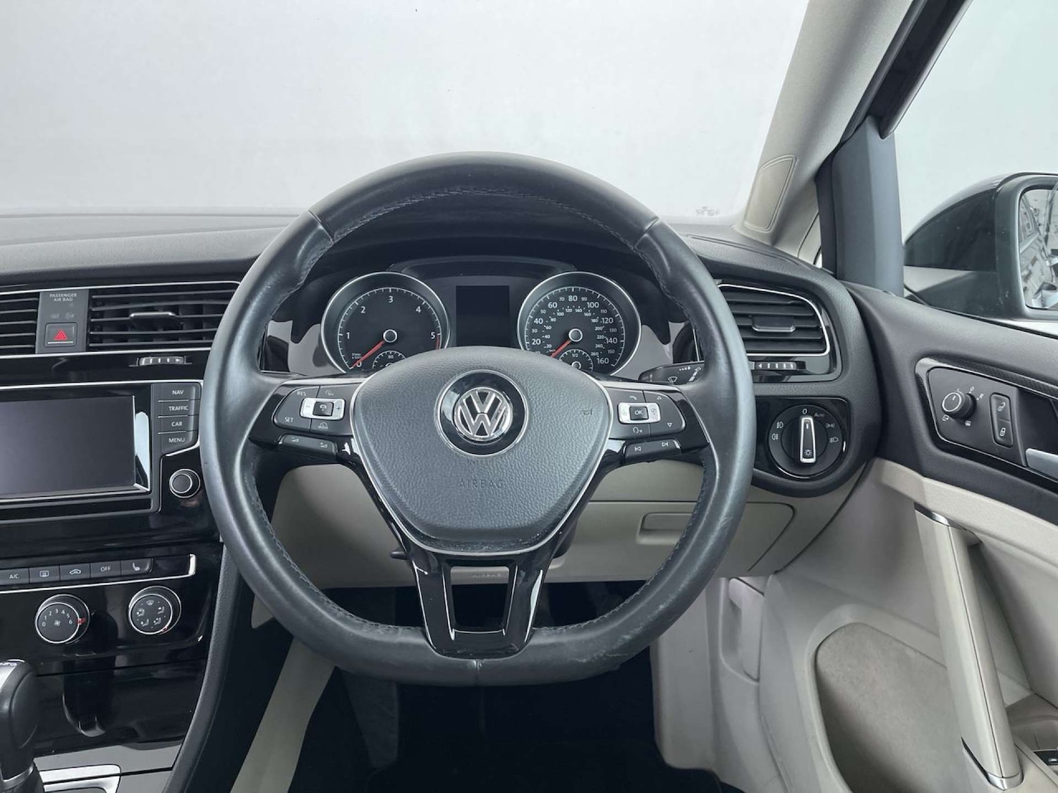 Used Volkswagen Golf 2015 for sale - 76602017: Photo 36