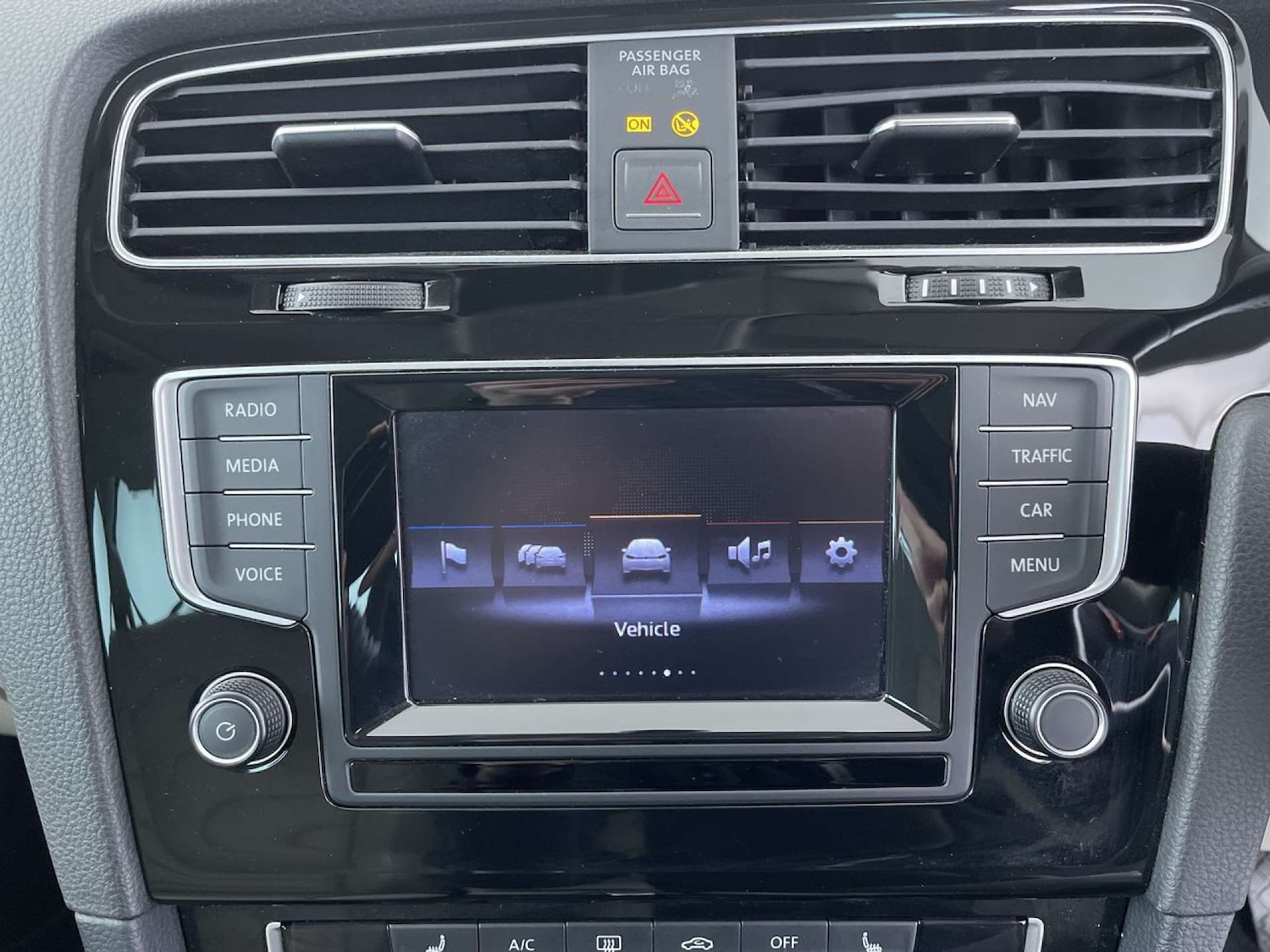 Used Volkswagen Golf 2015 for sale - 76602017: Photo 40