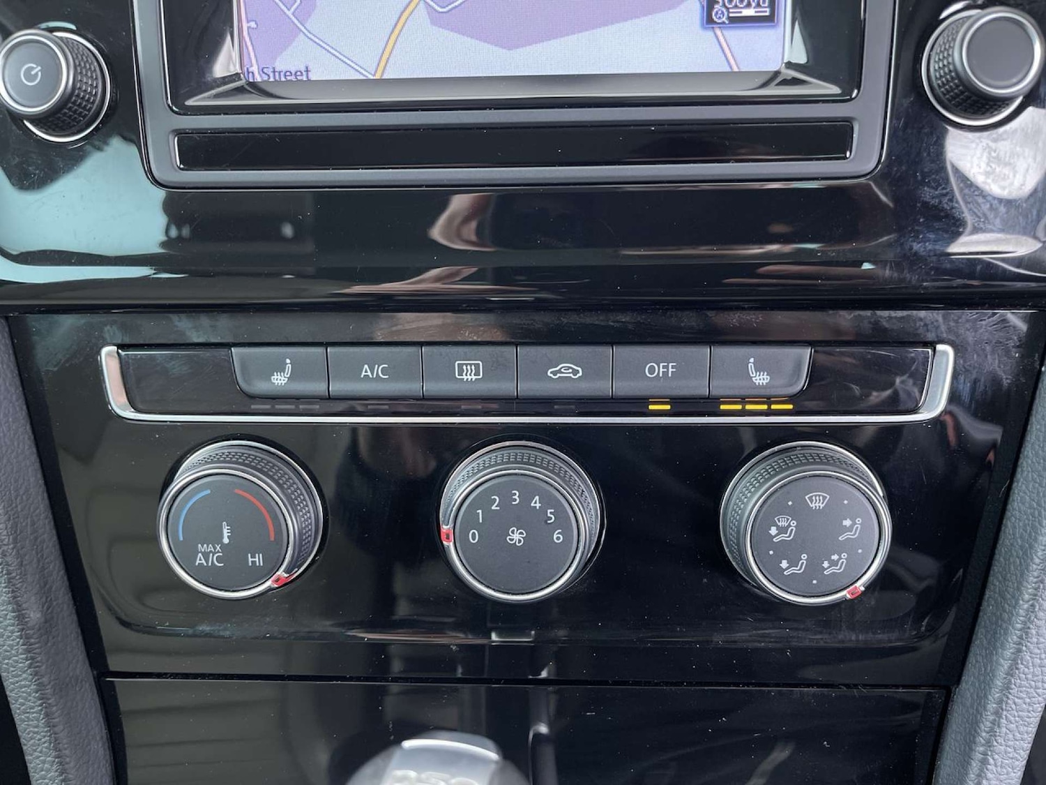 Used Volkswagen Golf 2015 for sale - 76602017: Photo 45