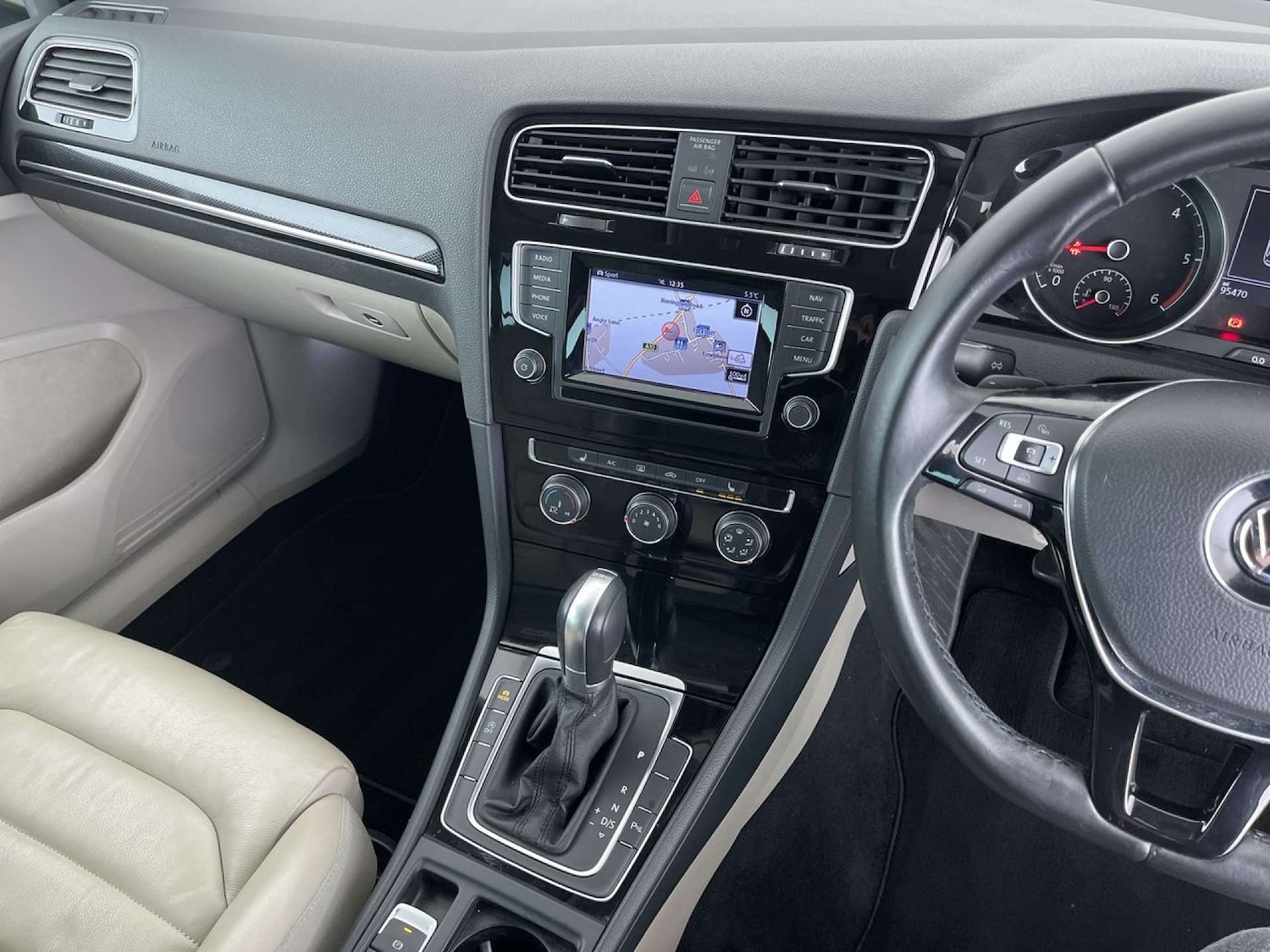 Used Volkswagen Golf 2015 for sale - 76602017: Photo 46