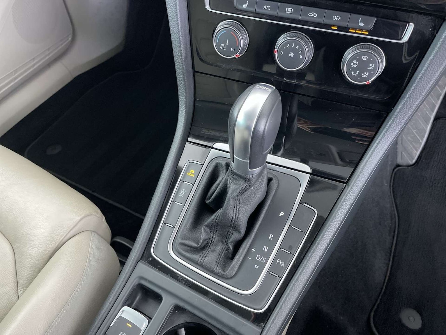 Used Volkswagen Golf 2015 for sale - 76602017: Photo 47