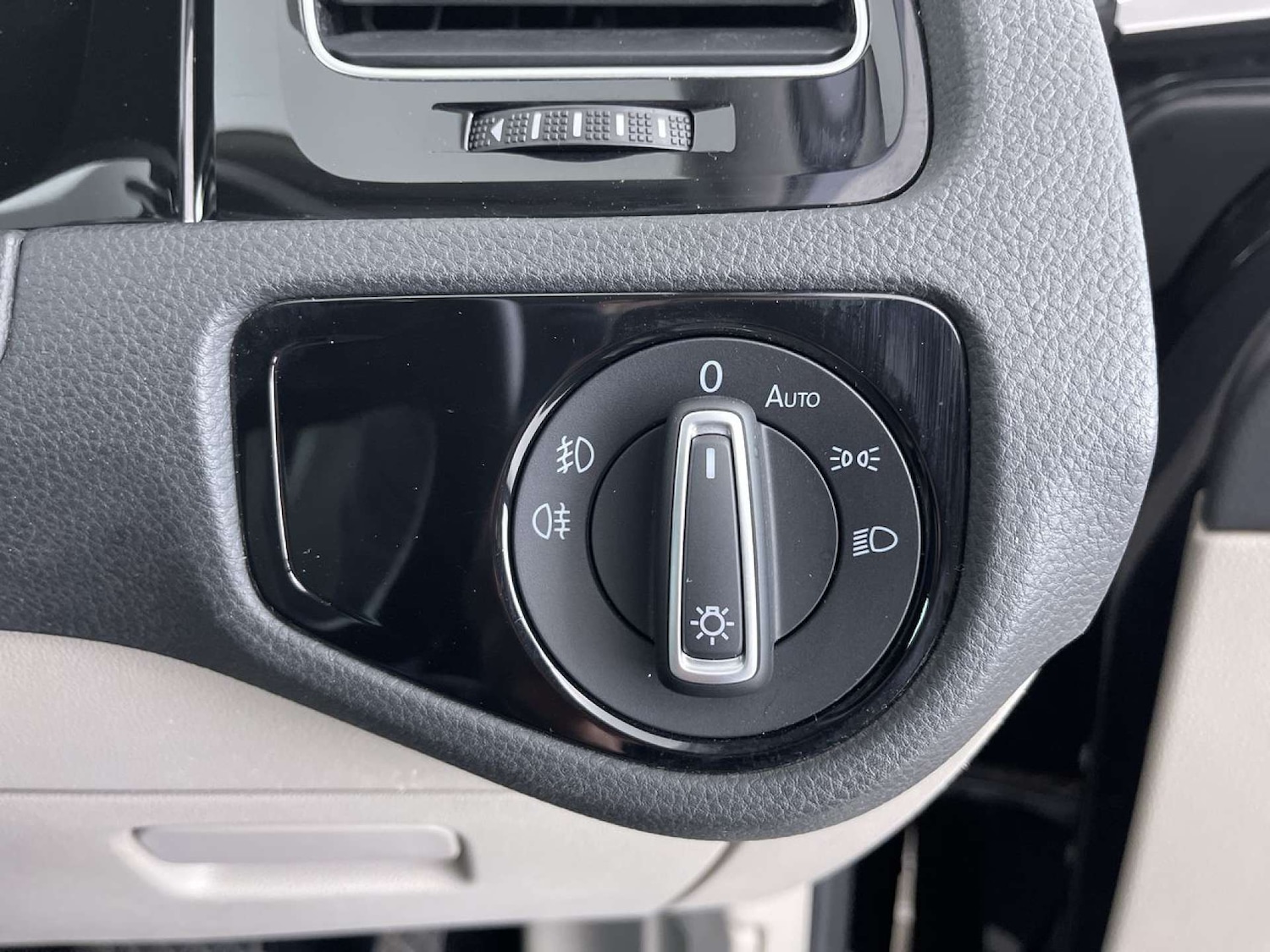 Used Volkswagen Golf 2015 for sale - 76602017: Photo 49