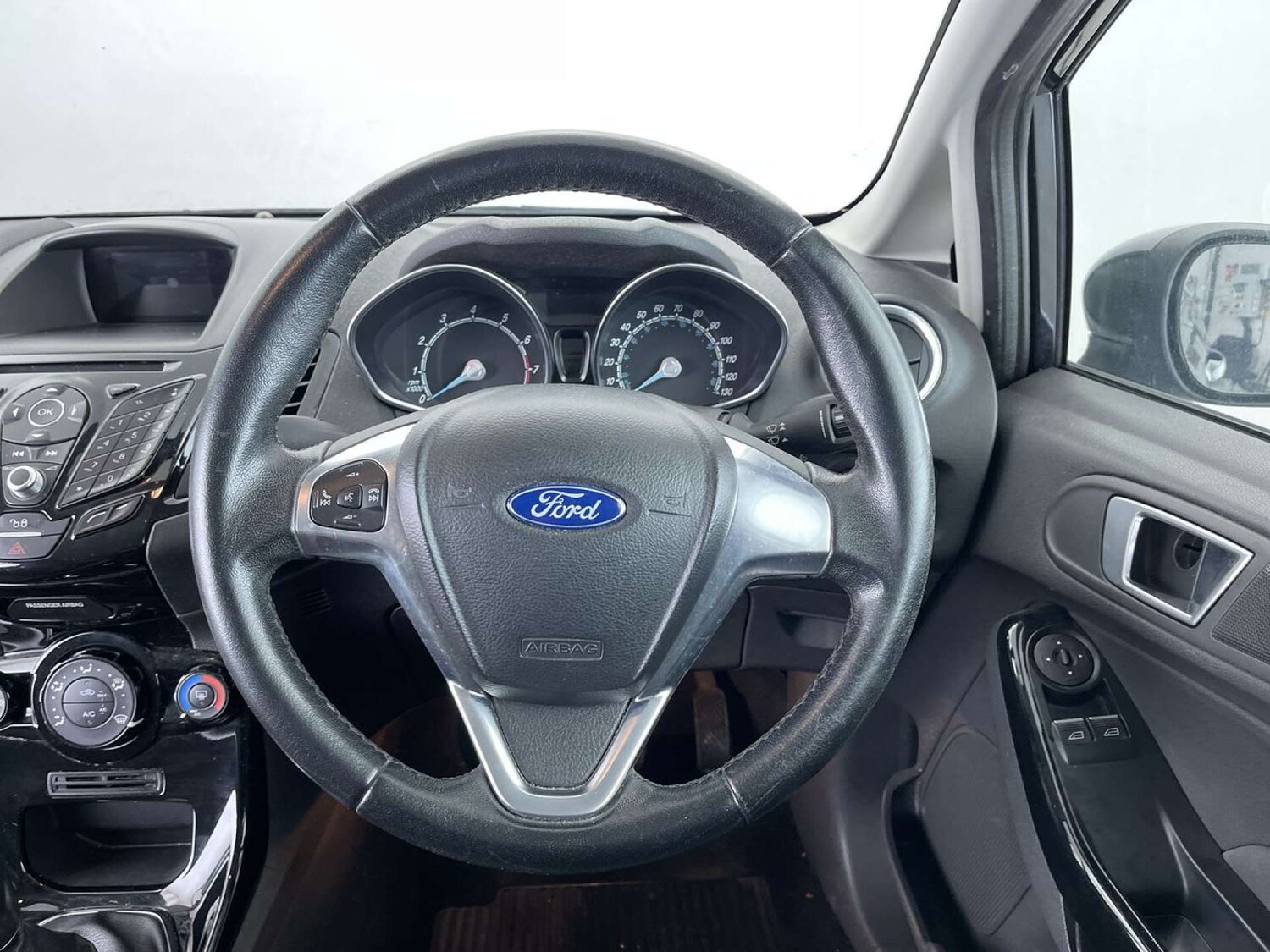 Used Ford Fiesta 2015 for sale - 76834645: Photo 33