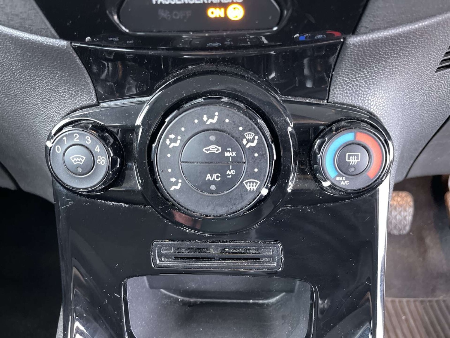 Used Ford Fiesta 2015 for sale - 76834645: Photo 40