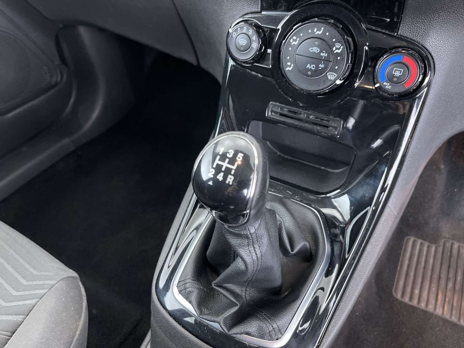 Used Ford Fiesta 2015 for sale - 76834645: Photo 43