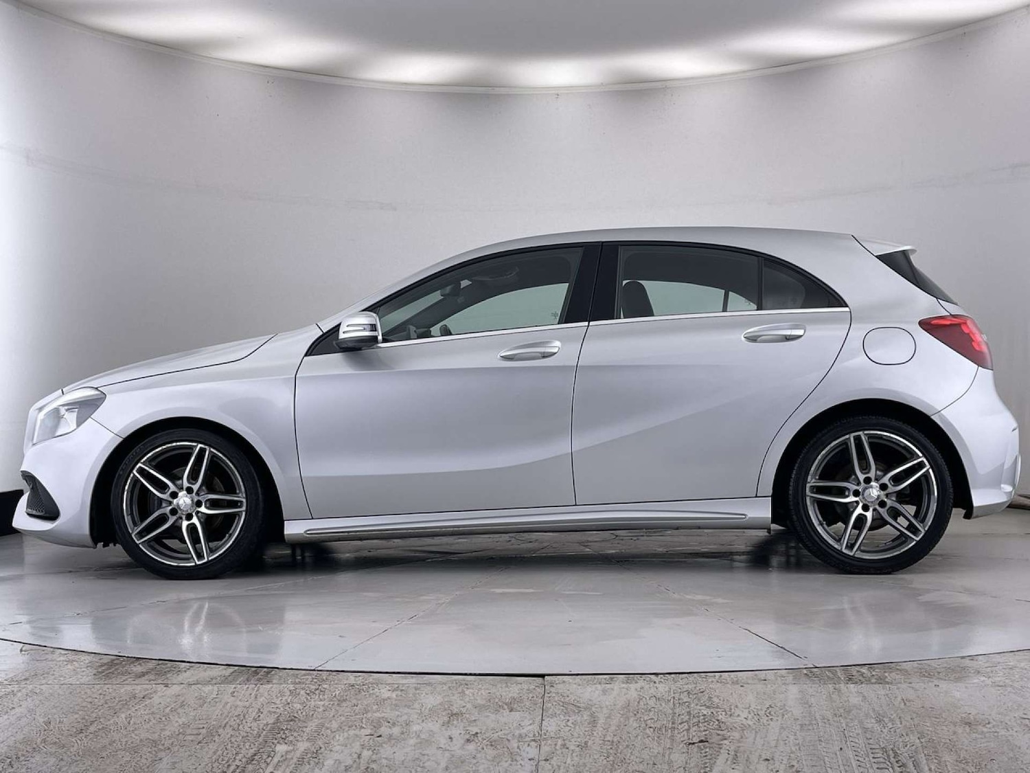 Used Mercedes-Benz A-Class 2017 for sale - 76477413: Photo 16