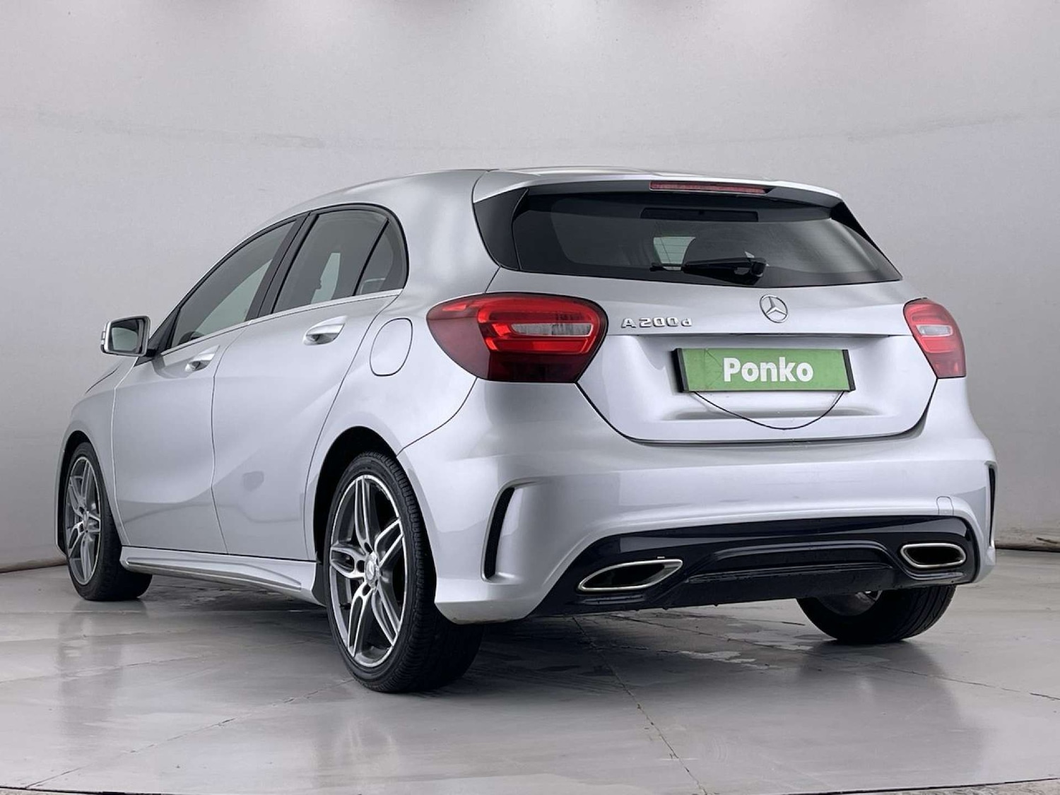 Used Mercedes-Benz A-Class 2017 for sale - 76477413: Photo 3