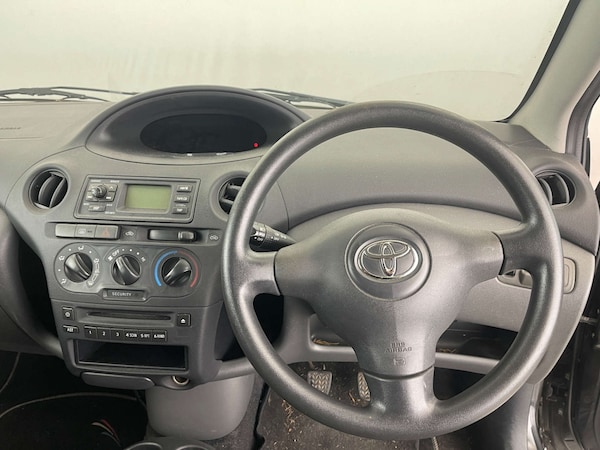 Used Toyota Yaris 2004 for sale - 76305792: Photo 10