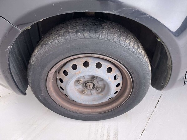 Used Toyota Yaris 2004 for sale - 76305792: Photo 11