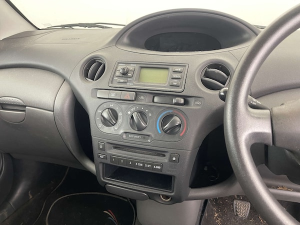 Used Toyota Yaris 2004 for sale - 76305792: Photo 12