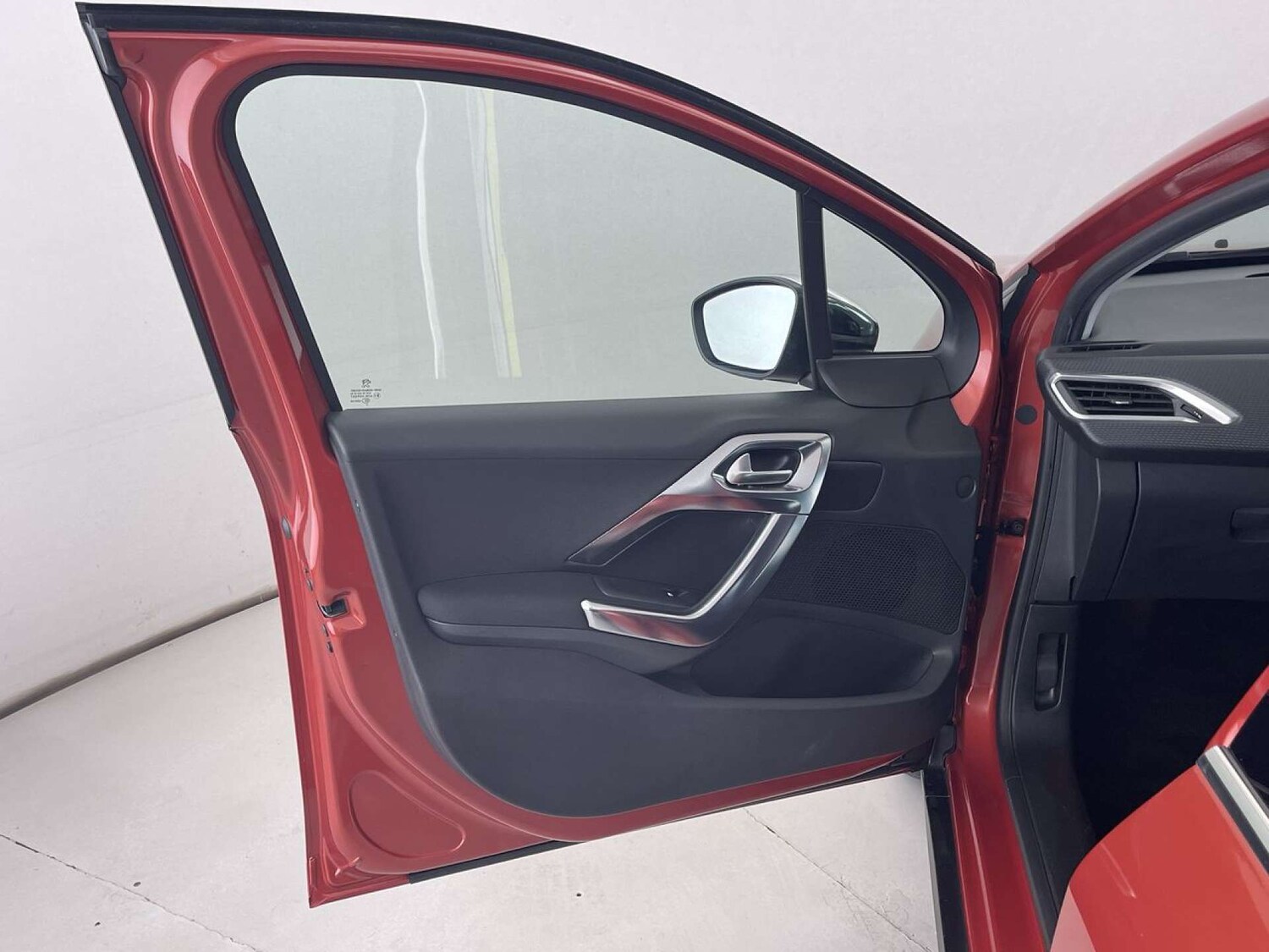 Used Peugeot 2008 2015 for sale - 76544317: Photo 27