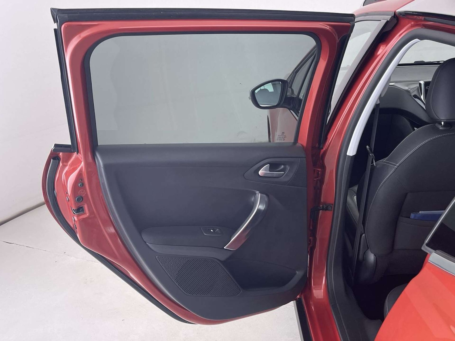 Used Peugeot 2008 2015 for sale - 76544317: Photo 28