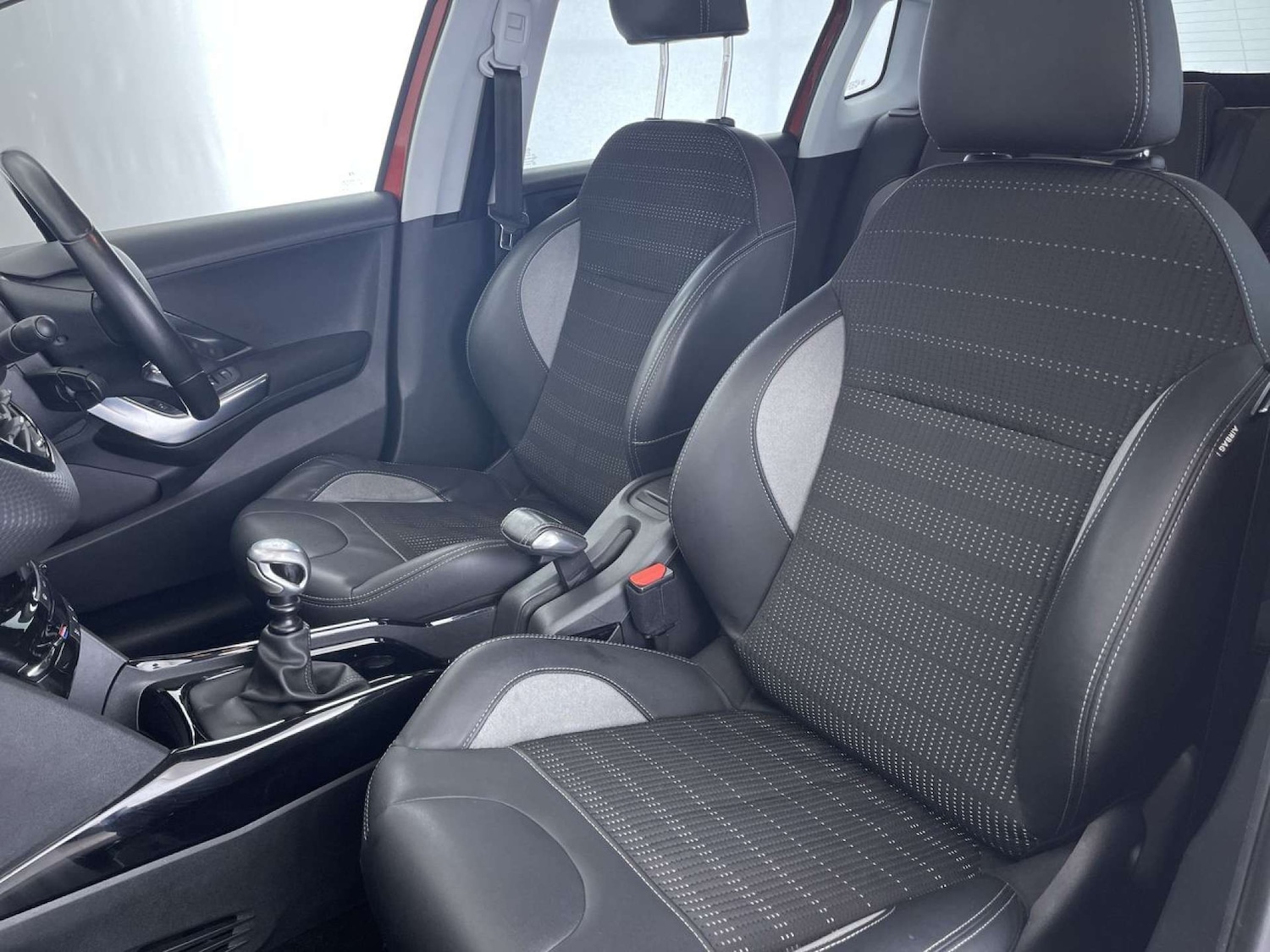 Used Peugeot 2008 2015 for sale - 76544317: Photo 31