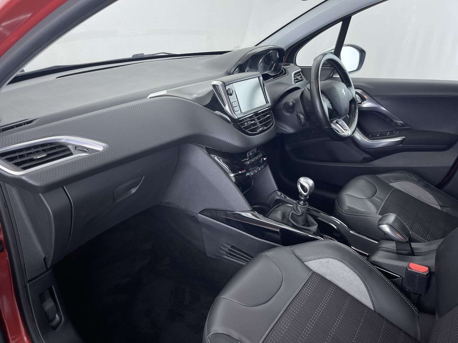 Used Peugeot 2008 2015 for sale - 76544317: Photo 32