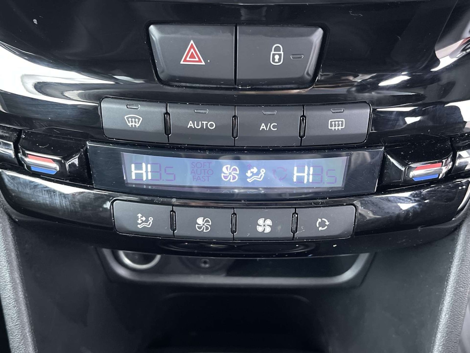 Used Peugeot 2008 2015 for sale - 76544317: Photo 44