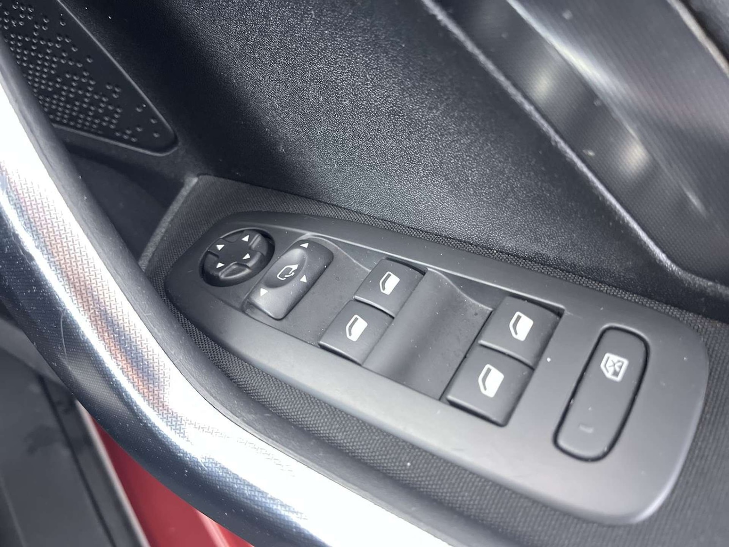 Used Peugeot 2008 2015 for sale - 76544317: Photo 50