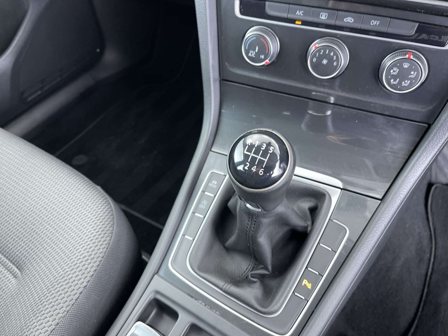 Used Volkswagen Golf 2019 for sale - 76481380: Photo 48