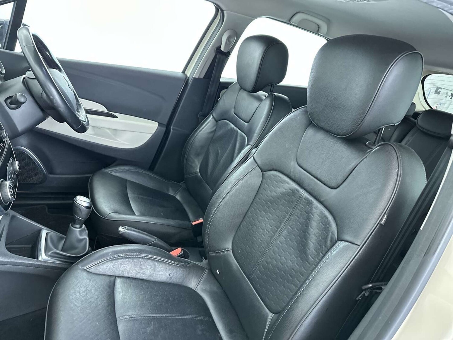 Used Renault Captur 2017 for sale - 77492533: Photo 31