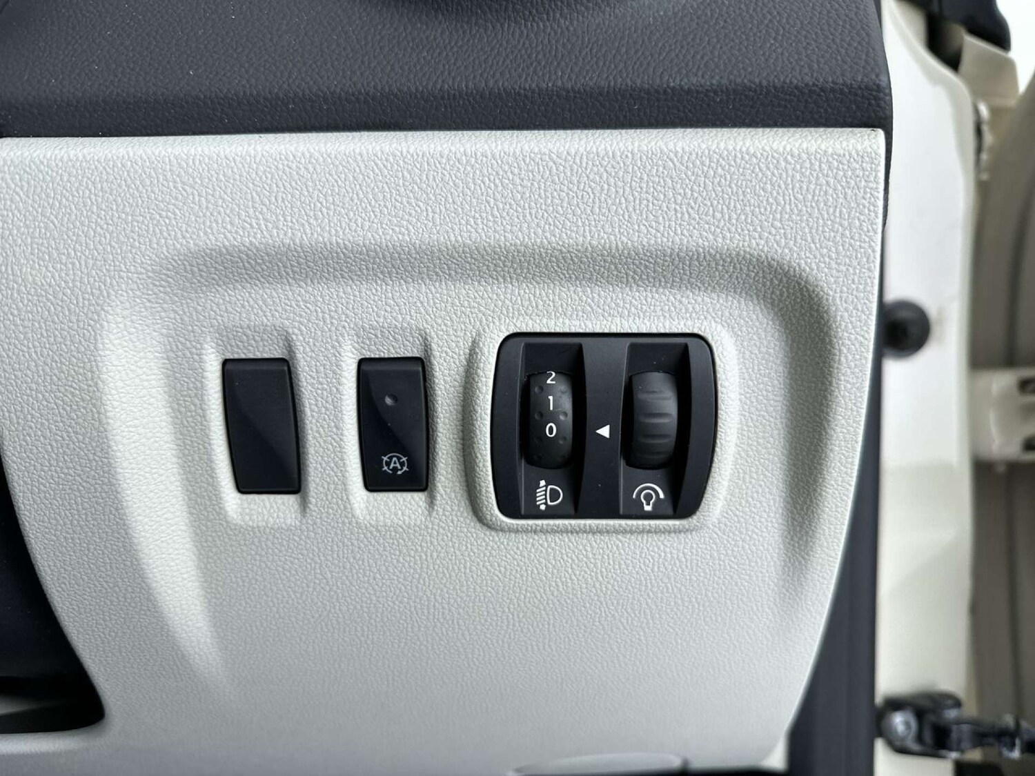 Used Renault Captur 2017 for sale - 77492533: Photo 51