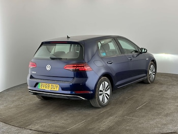 Used Volkswagen Golf 2019 for sale - 79017131: Photo