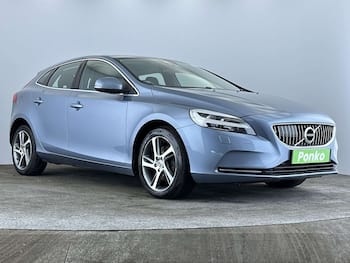 Used Volvo V40 2017 for sale - 79748084: Photo