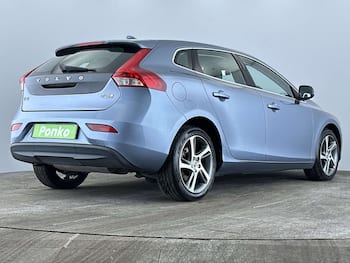 Used Volvo V40 2017 for sale - 79748084: Photo