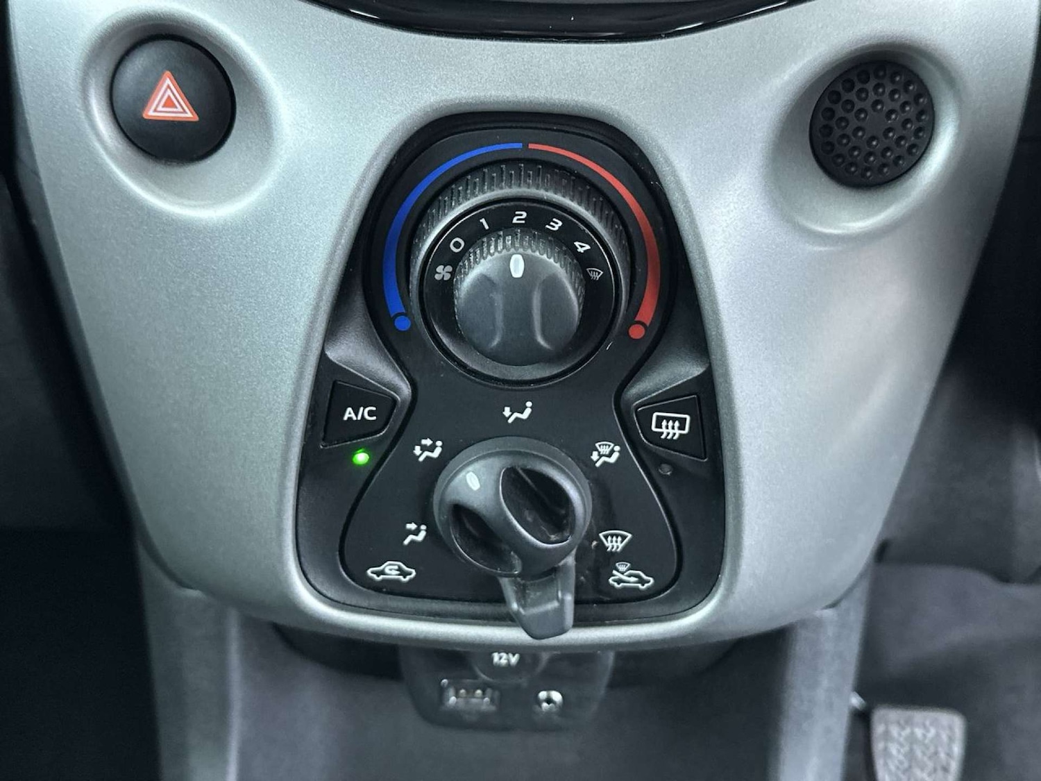 Used Peugeot 108 2015 for sale - 78091323: Photo 41