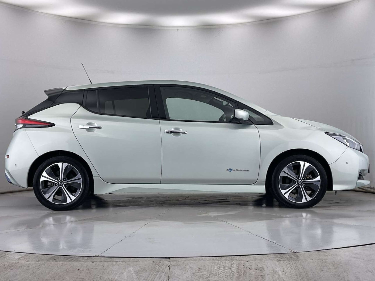 Used Nissan Leaf 2018 for sale - 76829970: Photo 15