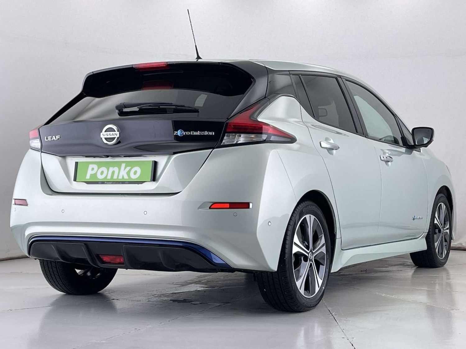 Used Nissan Leaf 2018 for sale - 76829970: Photo 5