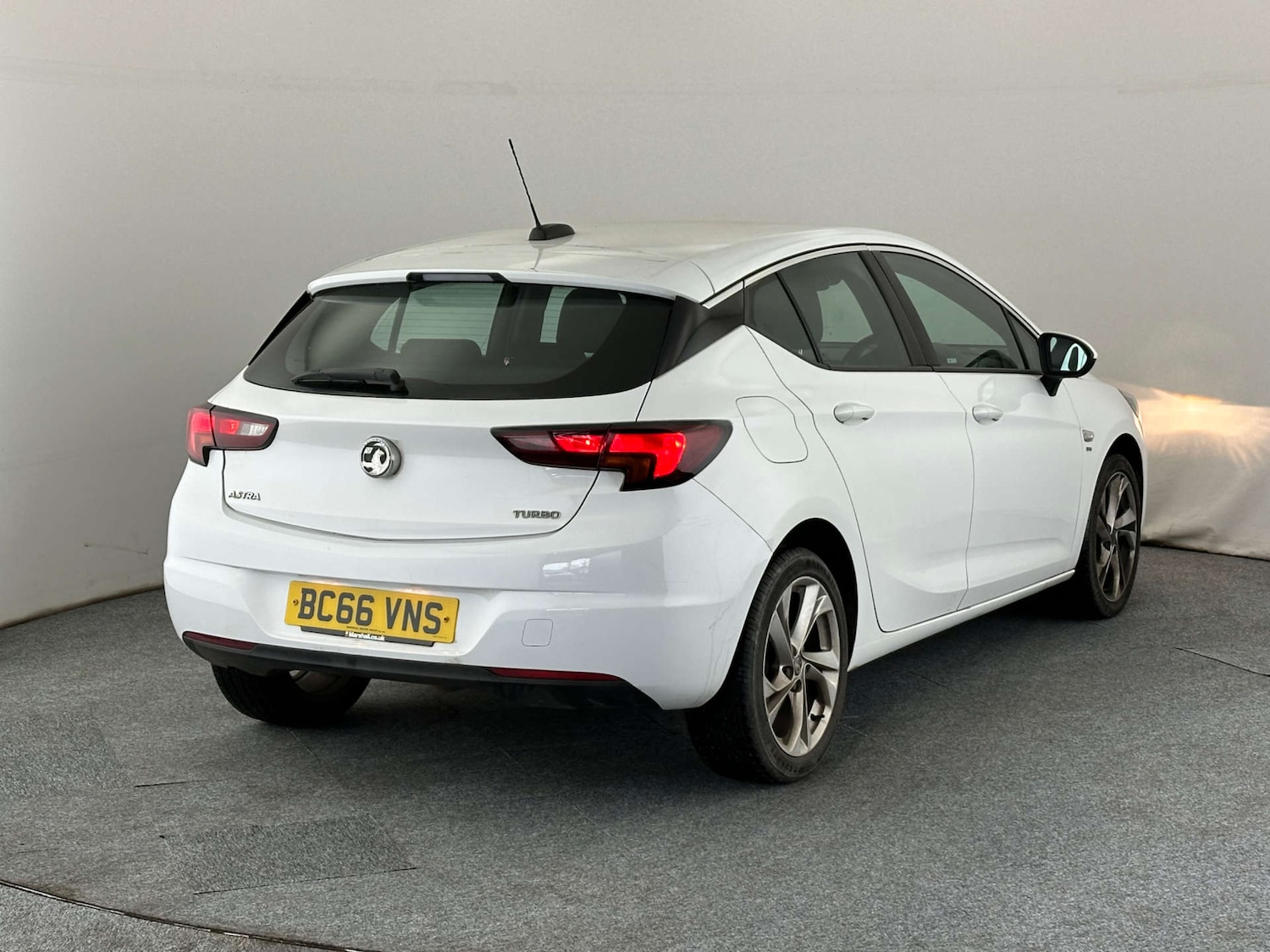 Used Vauxhall Astra 2017 for sale - 78201039: Photo 4