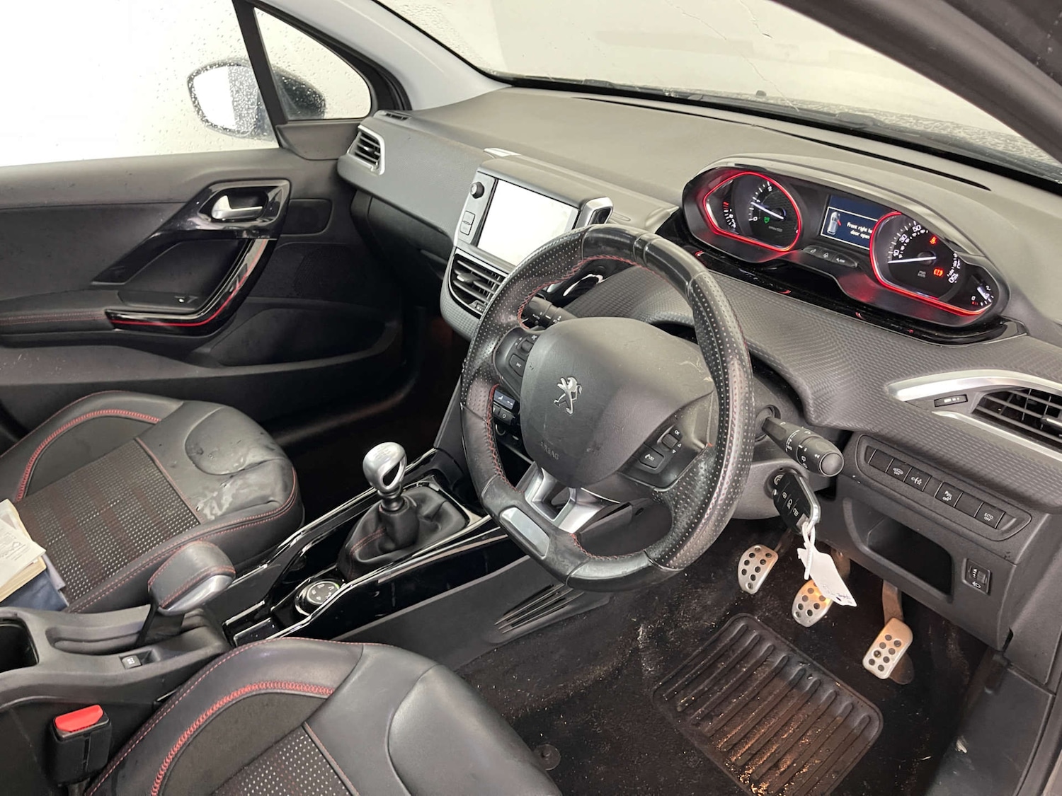 Used Peugeot 2008 2017 for sale - 76352652: Photo 11