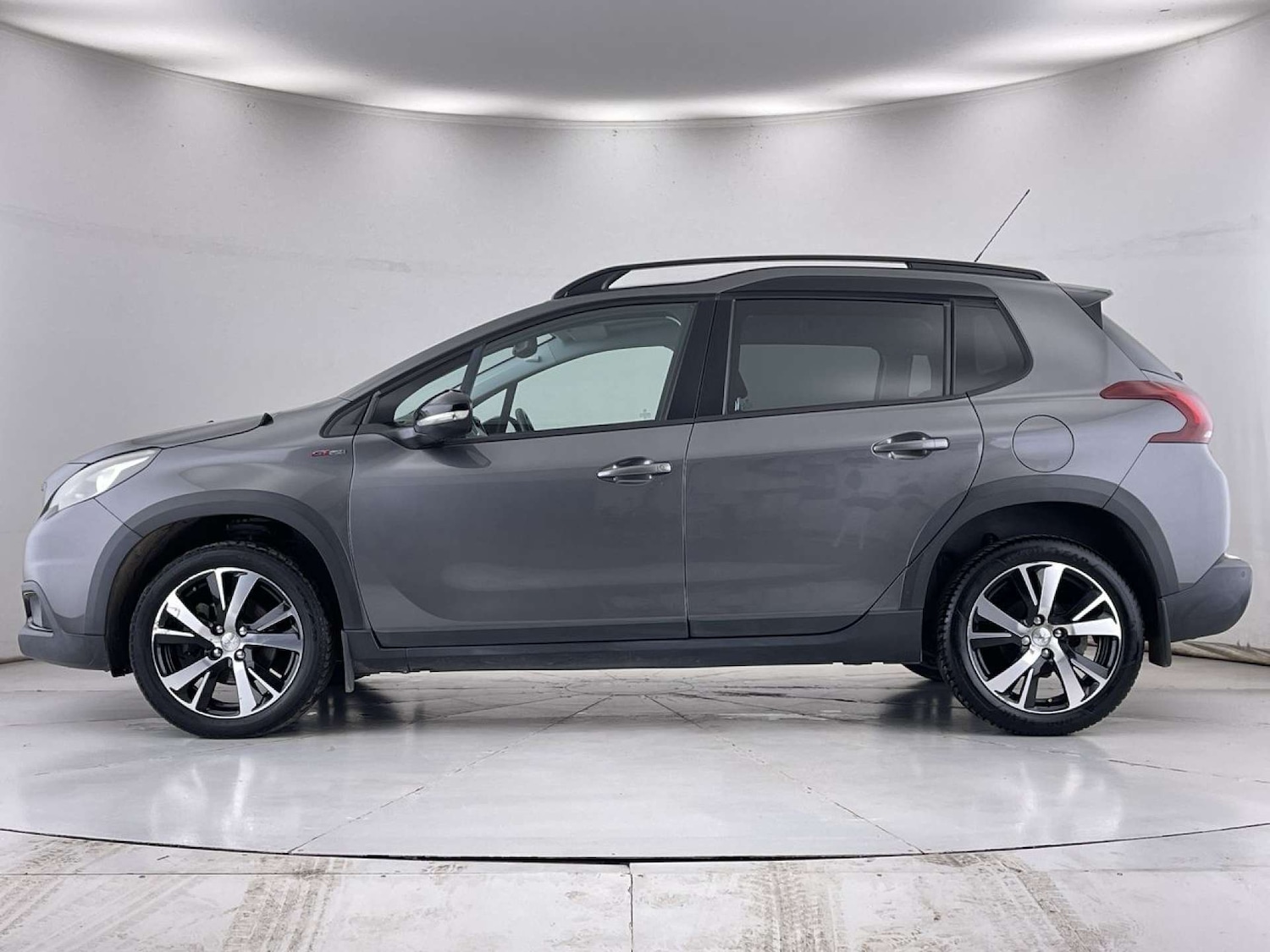 Used Peugeot 2008 2017 for sale - 76352652: Photo 16