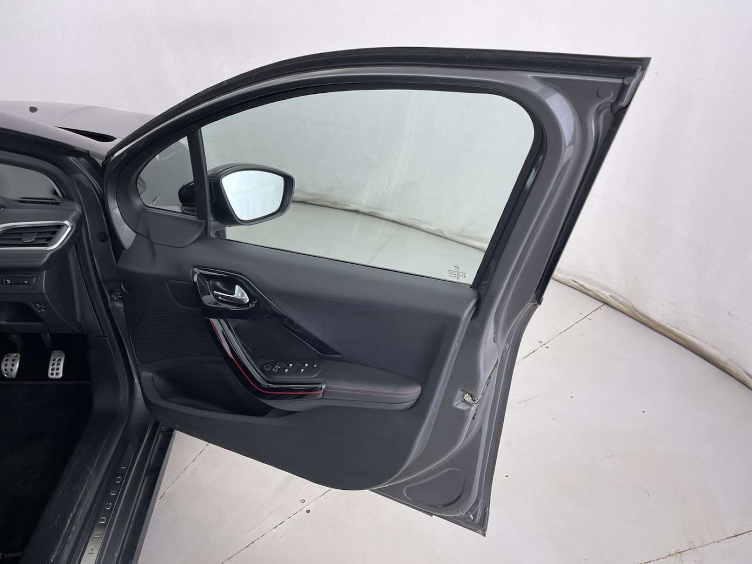 Used Peugeot 2008 2017 for sale - 76352652: Photo 29