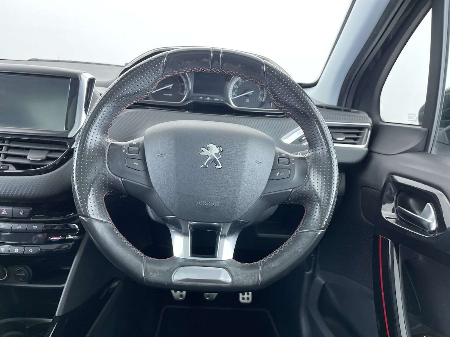 Used Peugeot 2008 2017 for sale - 76352652: Photo 36
