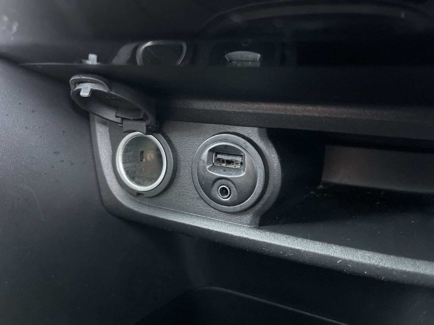 Used Peugeot 2008 2017 for sale - 76352652: Photo 47