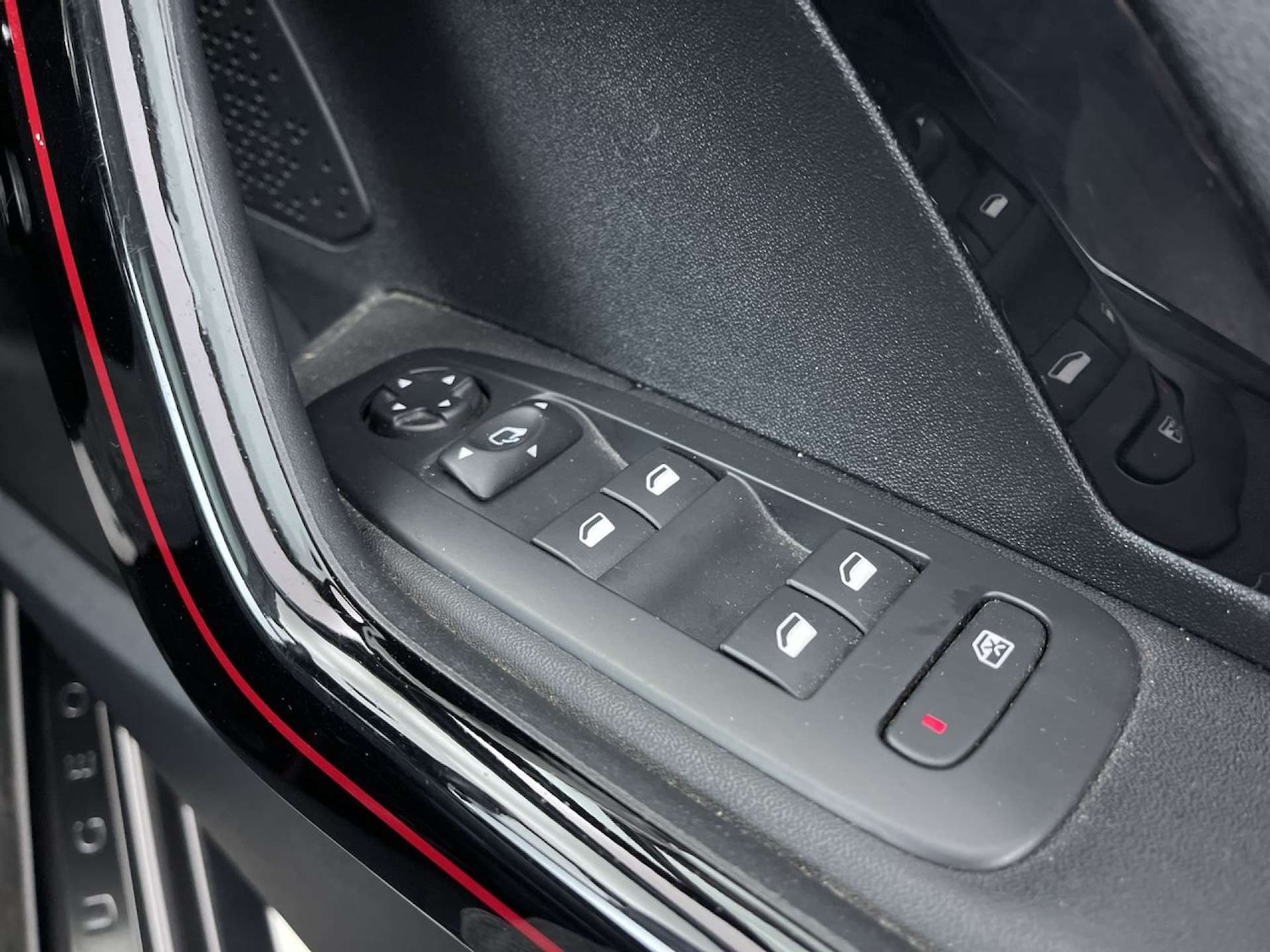 Used Peugeot 2008 2017 for sale - 76352652: Photo 52