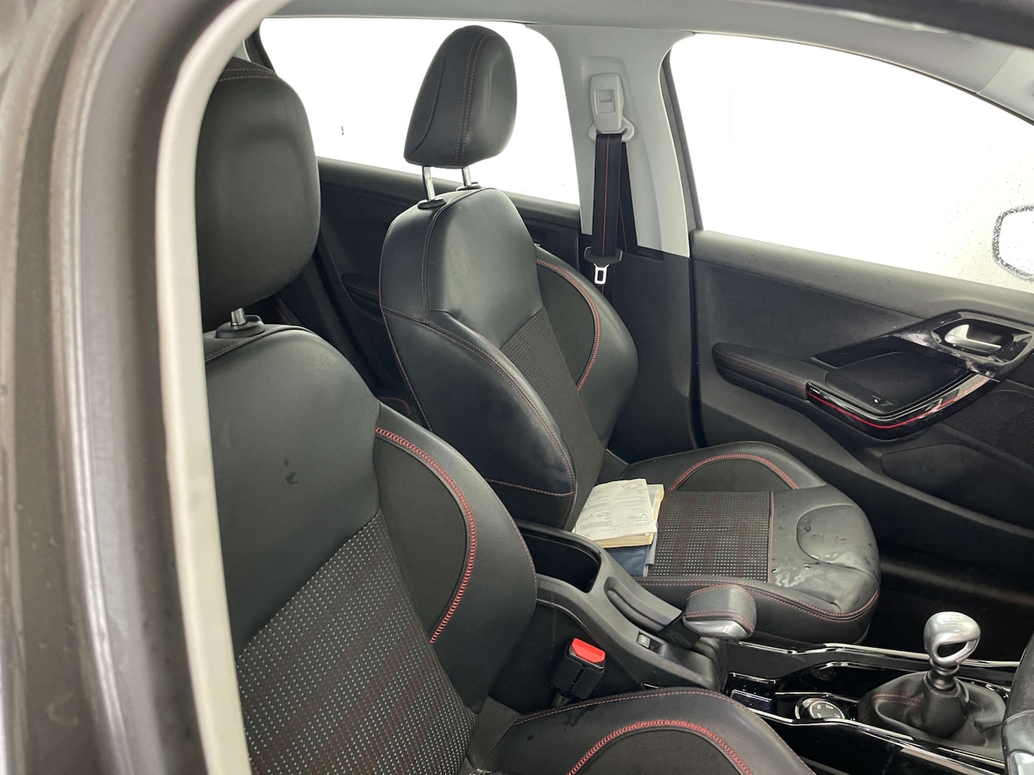 Used Peugeot 2008 2017 for sale - 76352652: Photo 9