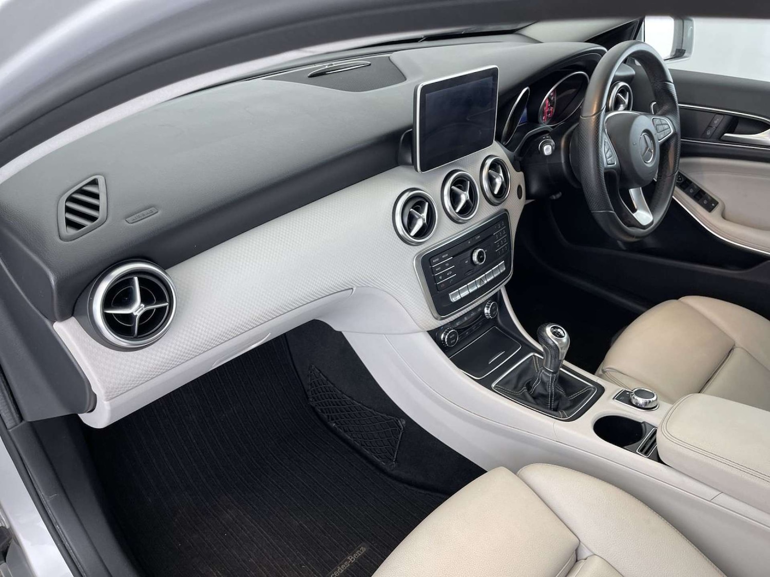 Used Mercedes-Benz A-Class 2016 for sale - 76038519: Photo 32