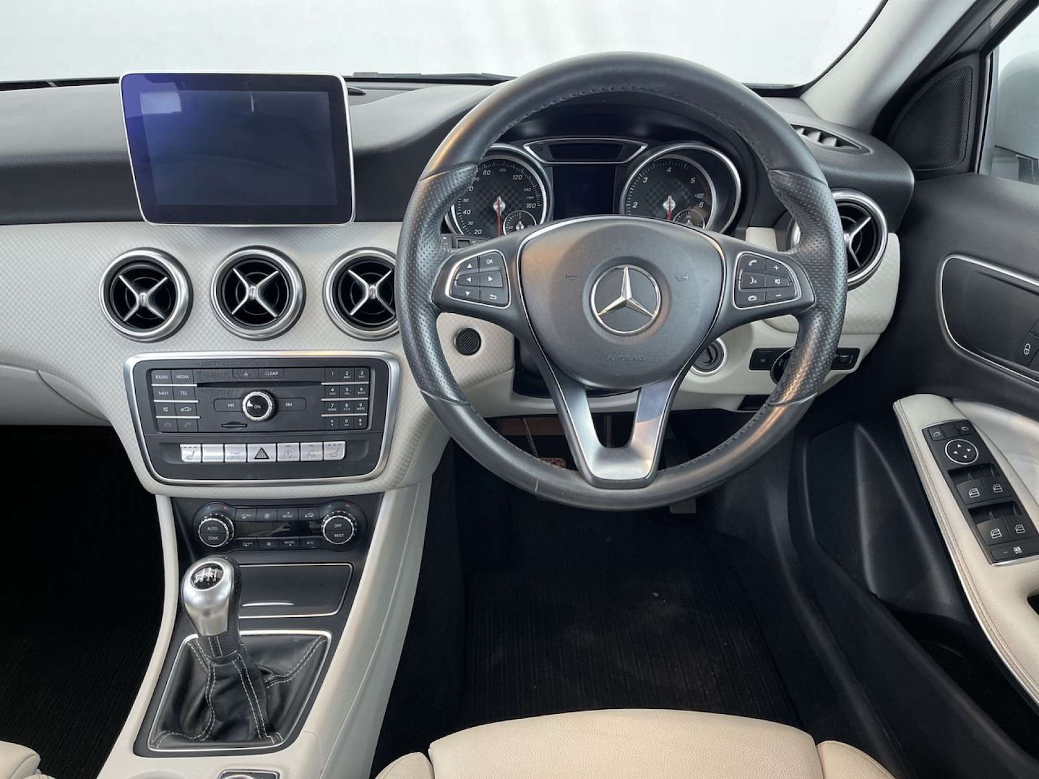 Used Mercedes-Benz A-Class 2016 for sale - 76038519: Photo 35