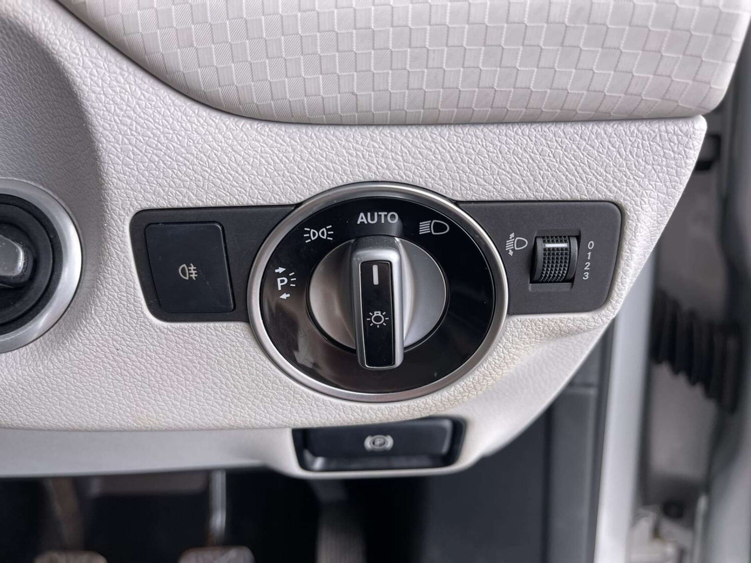 Used Mercedes-Benz A-Class 2016 for sale - 76038519: Photo 49