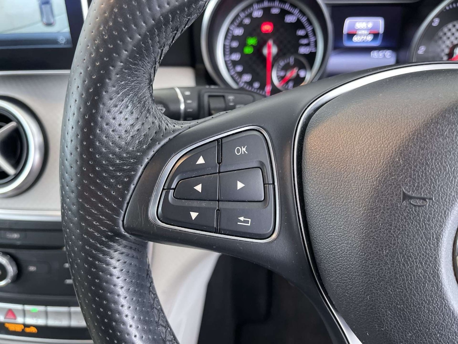 Used Mercedes-Benz A-Class 2016 for sale - 76038519: Photo 51