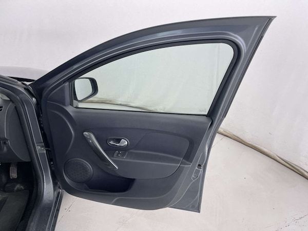 Used Dacia Sandero 2017 for sale - 76333106: Photo 29