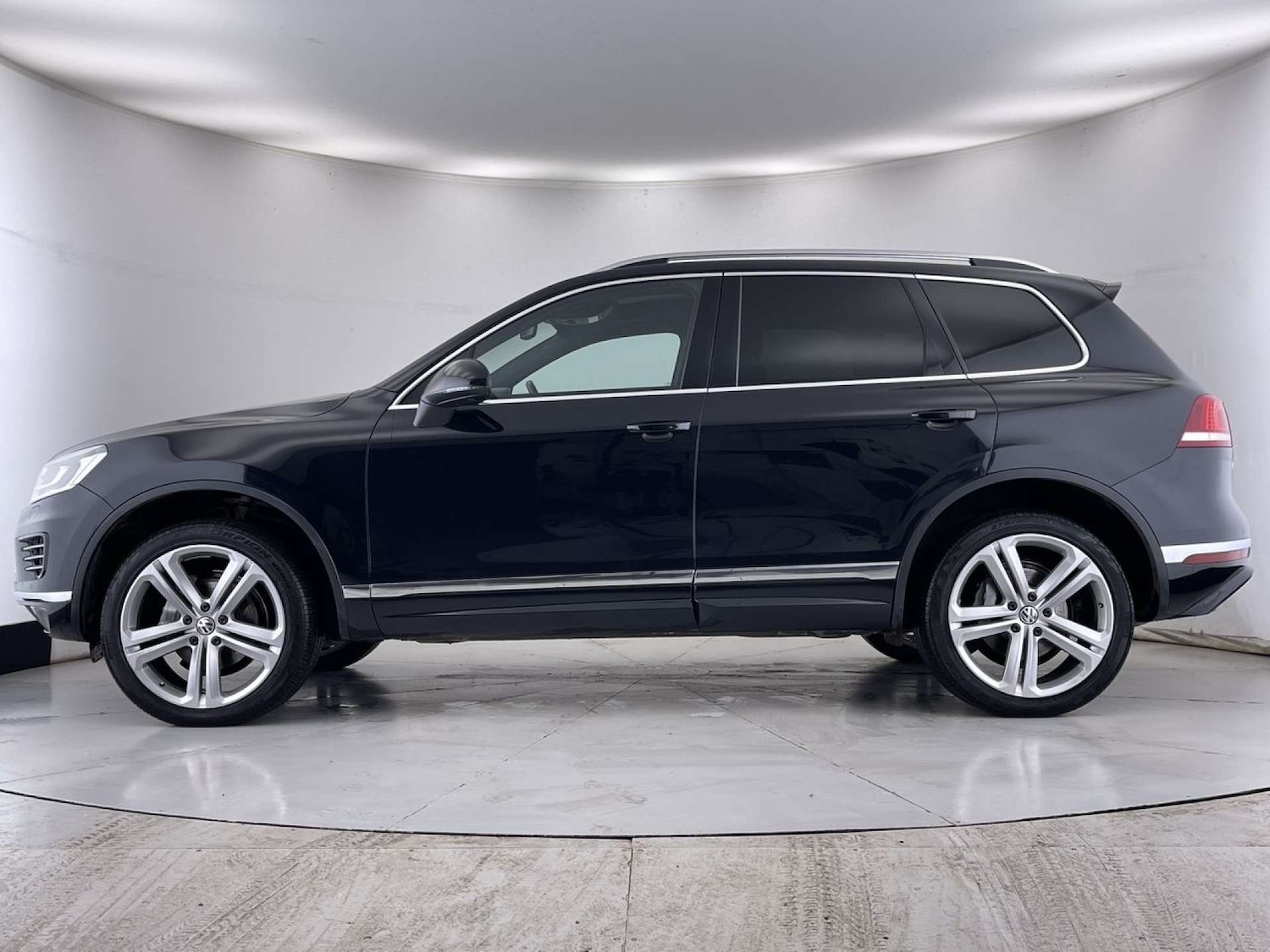 Used Volkswagen Touareg 2017 for sale - 76623847: Photo 16