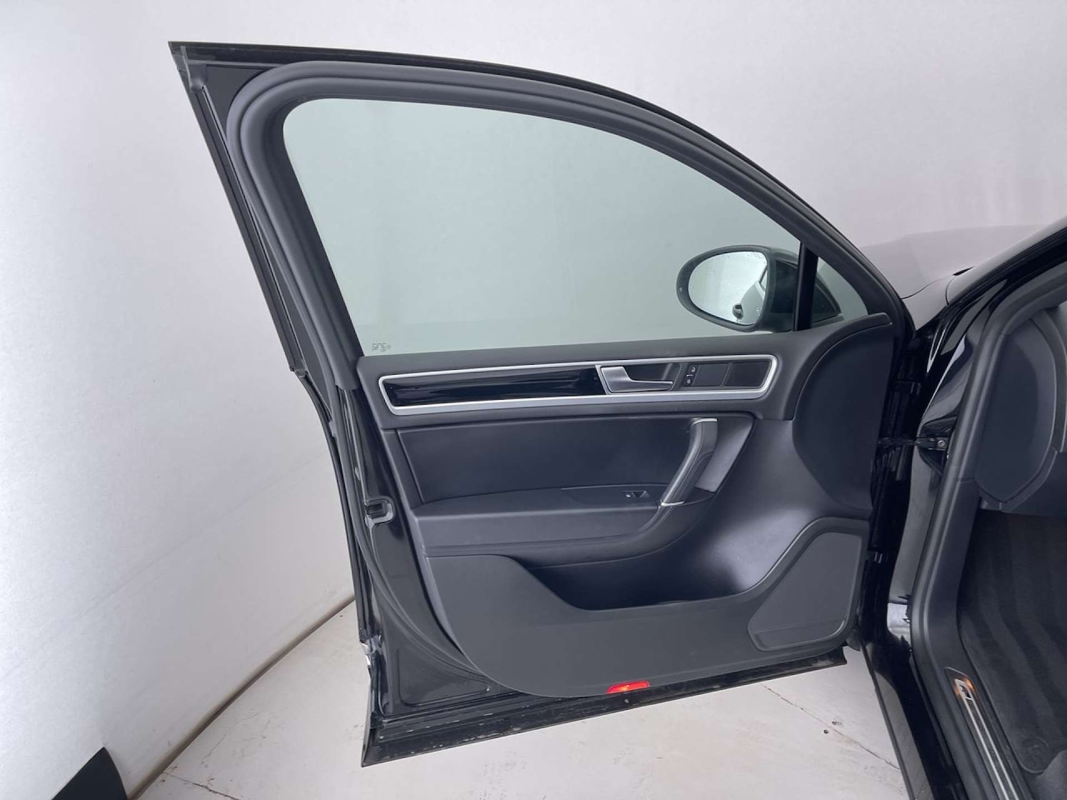 Used Volkswagen Touareg 2017 for sale - 76623847: Photo 27