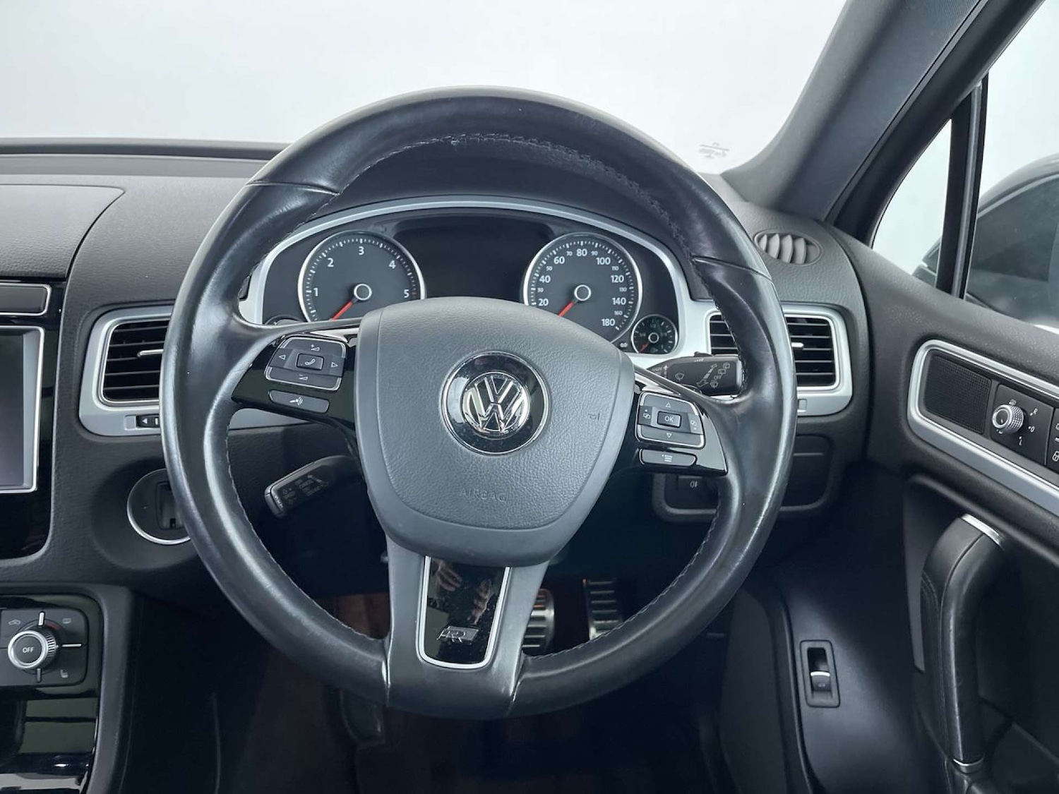 Used Volkswagen Touareg 2017 for sale - 76623847: Photo 36