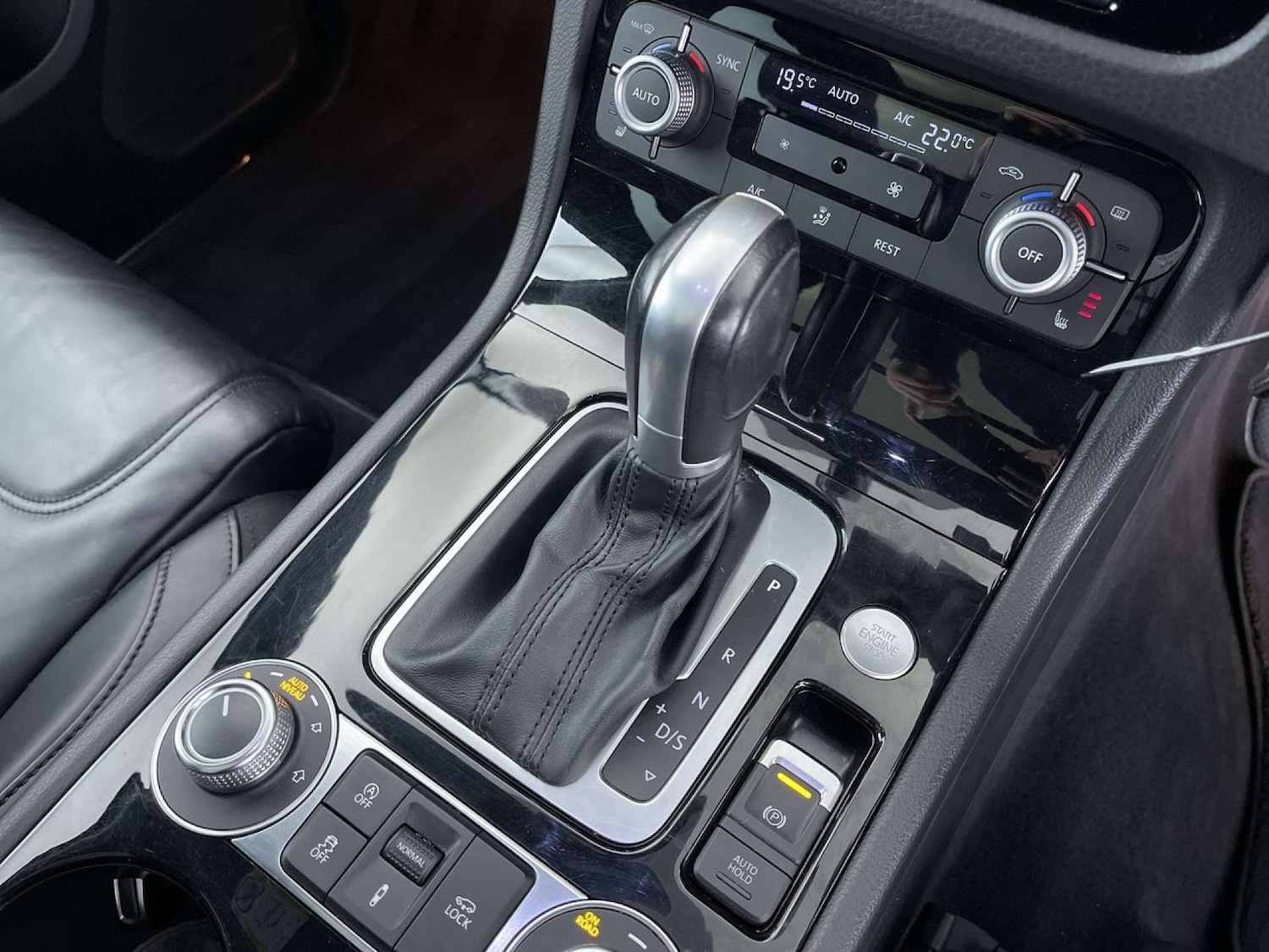 Used Volkswagen Touareg 2017 for sale - 76623847: Photo 48