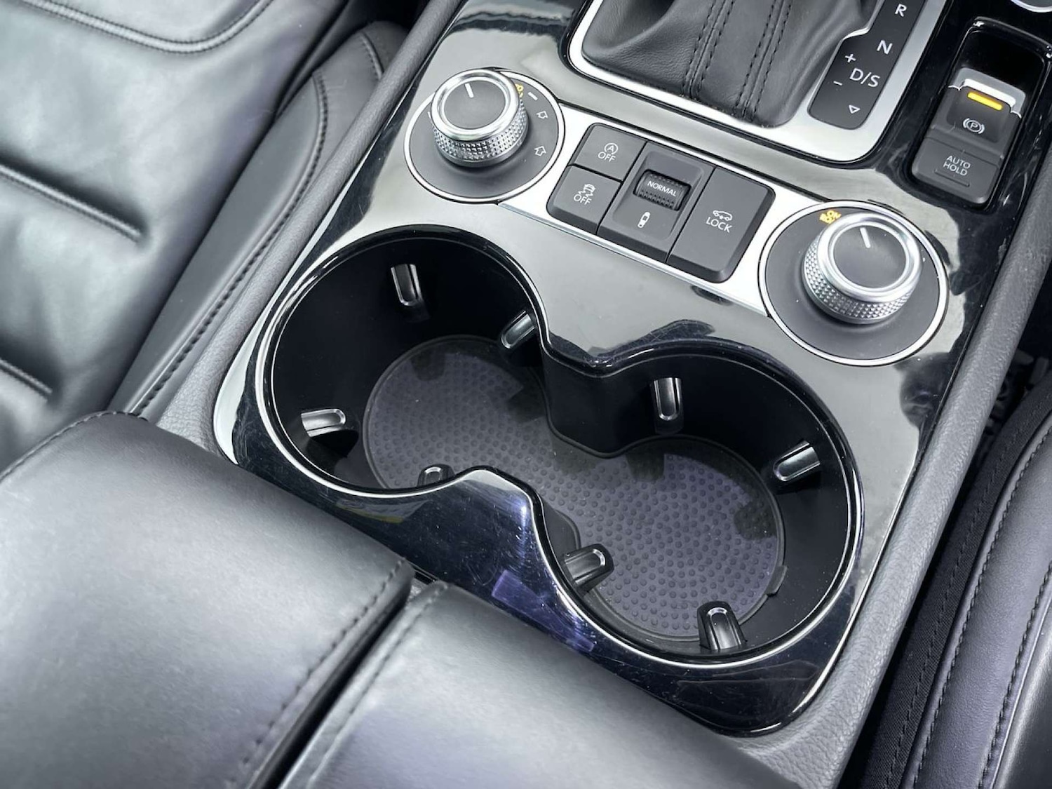 Used Volkswagen Touareg 2017 for sale - 76623847: Photo 49